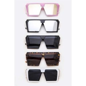 Pink Oversized Sunglasses With Gold Detangling